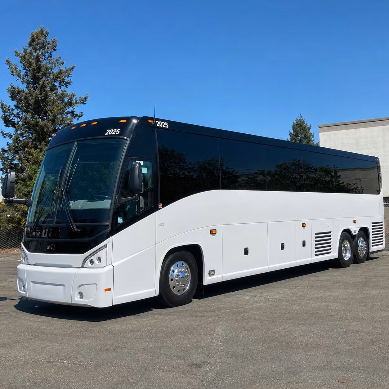silicon valley corporate groups trust long distance bus rentals for multi day offsites